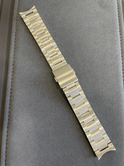 steel wristwatch bracelet